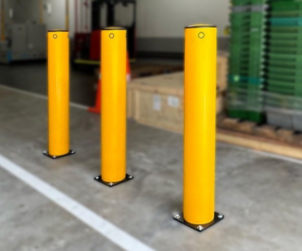 a-safe-bollards-installation-at-a-manufacturing-facility-600×500