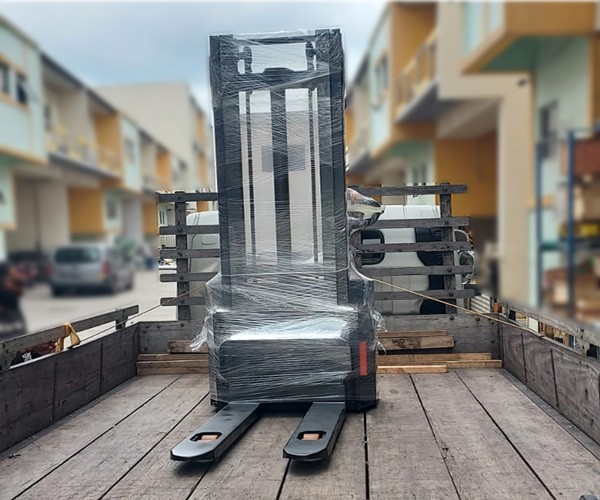 electric-forkover-stacker-and-electric-pallet-truck-delivered-in-february-2024-600×500