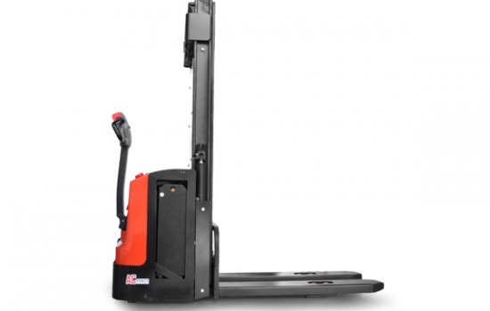 52-1620744825-es15-full-electric-stacker-fork-over0